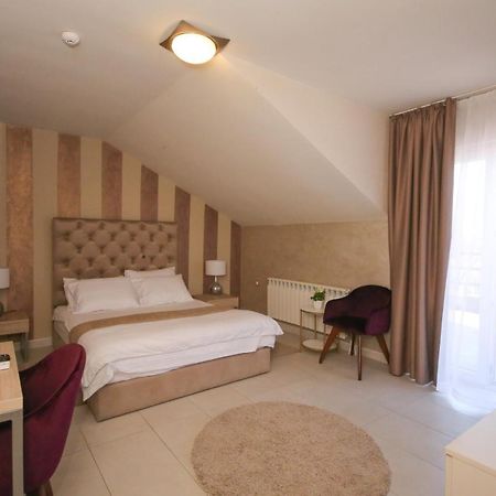 Hotel Bajadera Lux Belgrad Exterior foto