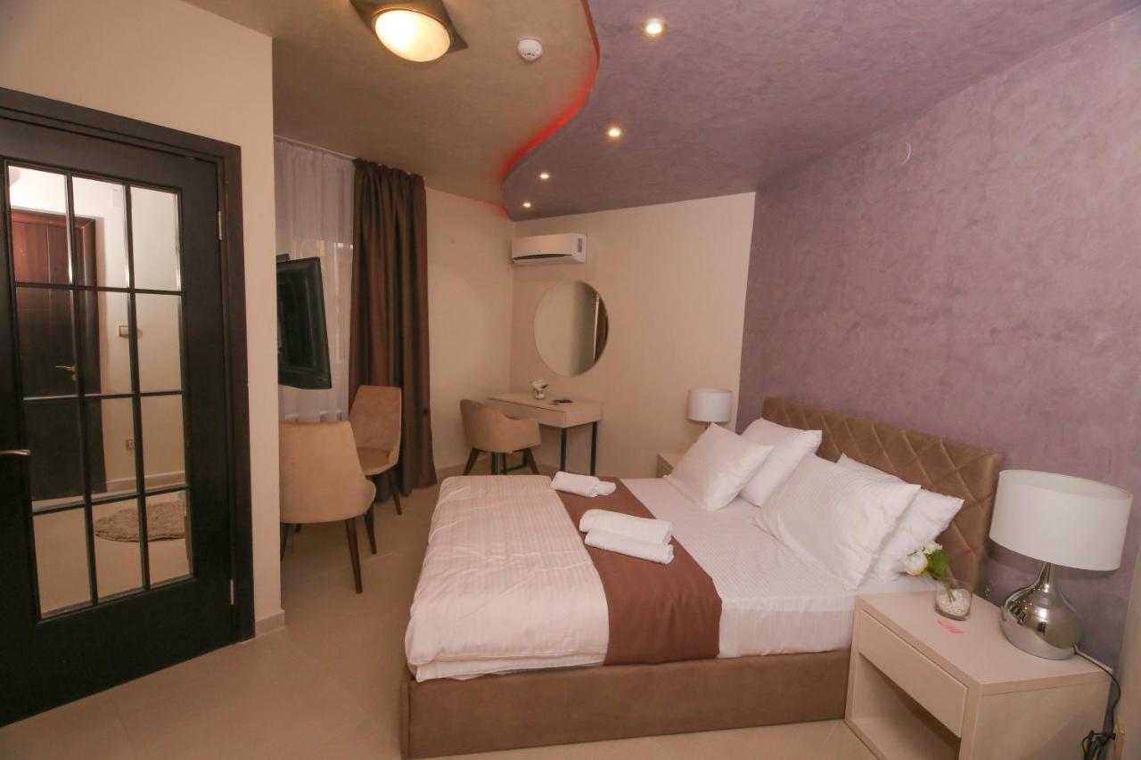 Hotel Bajadera Lux Belgrad Exterior foto