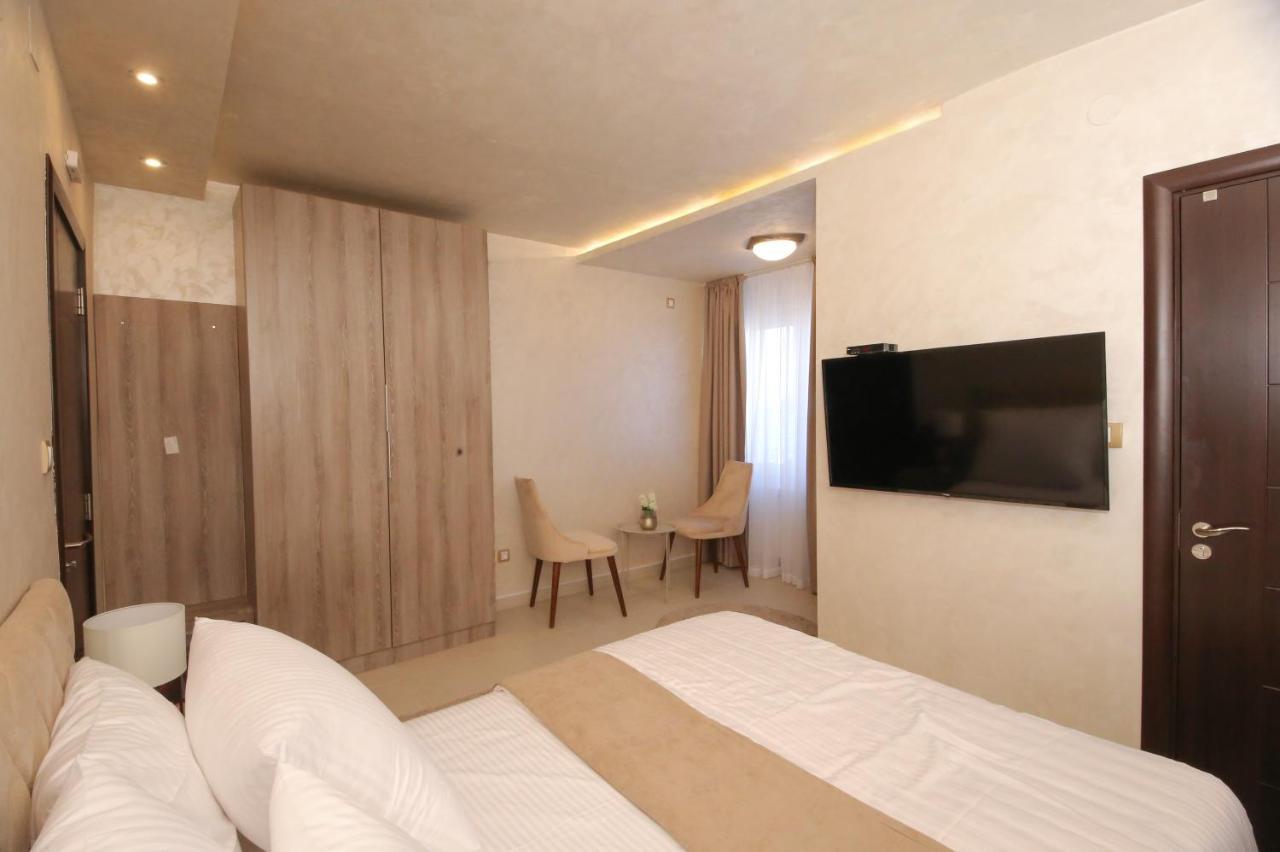 Hotel Bajadera Lux Belgrad Exterior foto