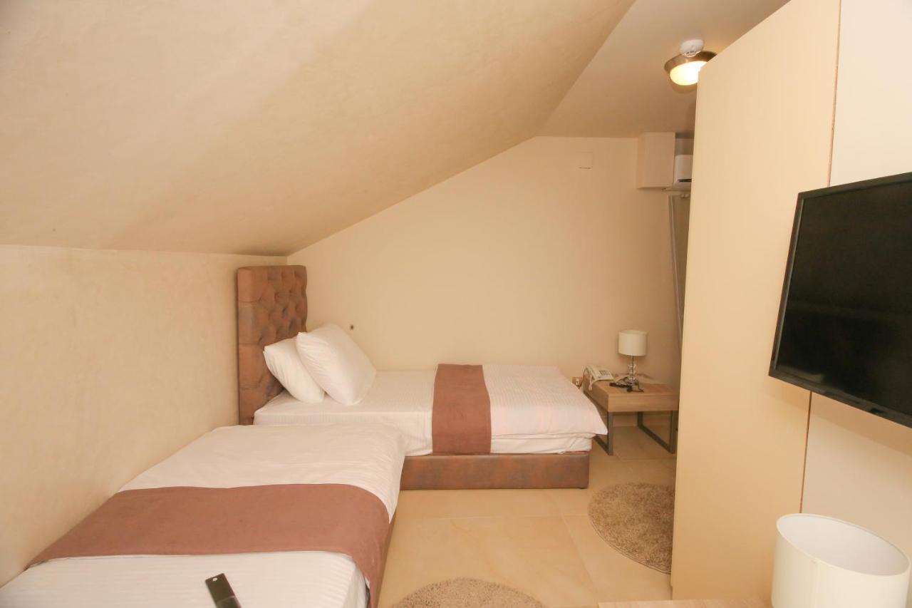 Hotel Bajadera Lux Belgrad Exterior foto