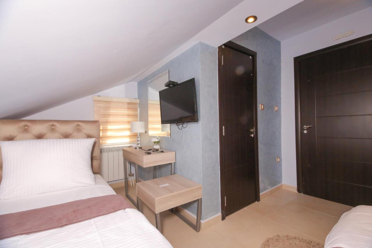 Hotel Bajadera Lux Belgrad Exterior foto