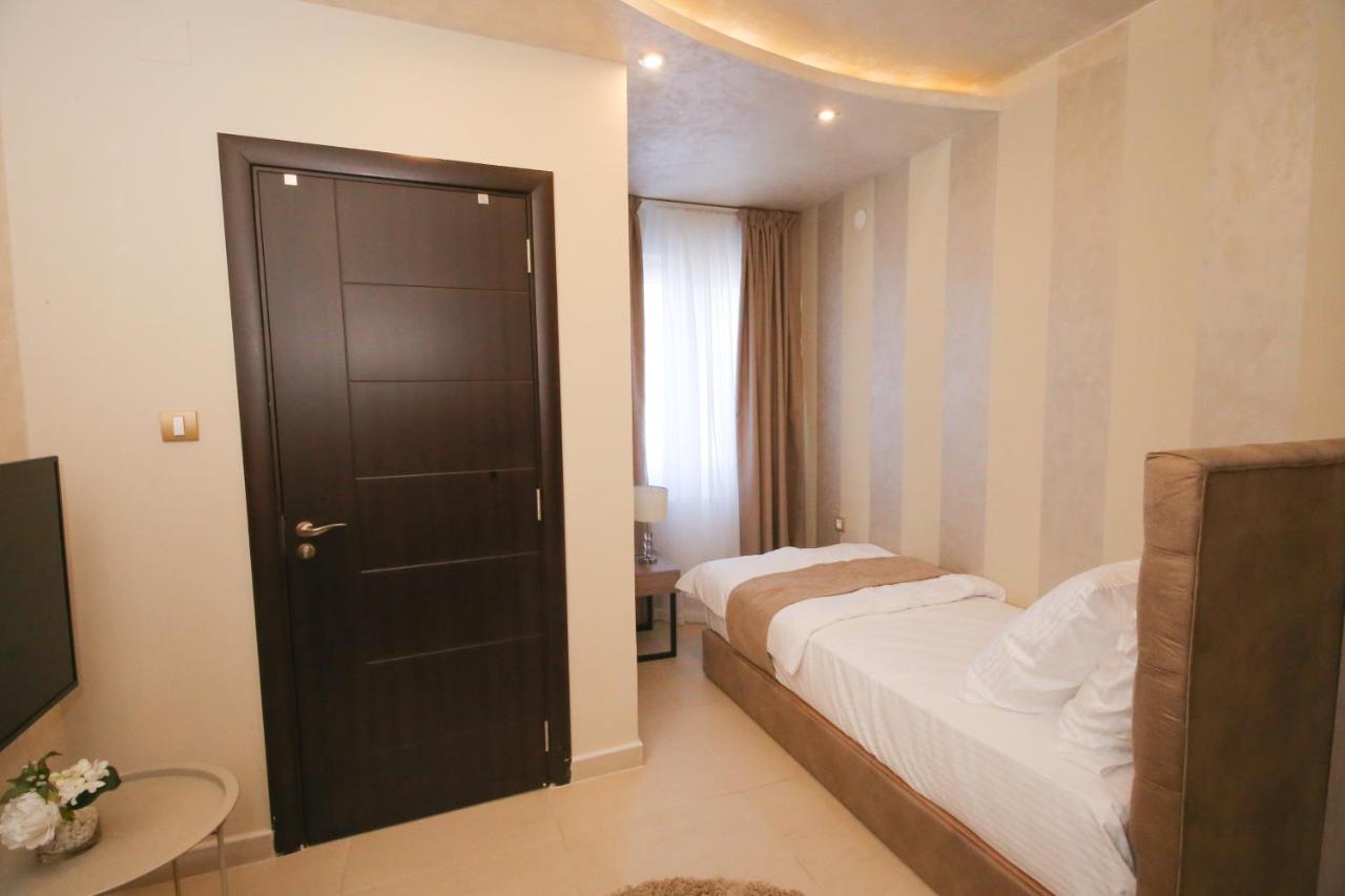 Hotel Bajadera Lux Belgrad Exterior foto