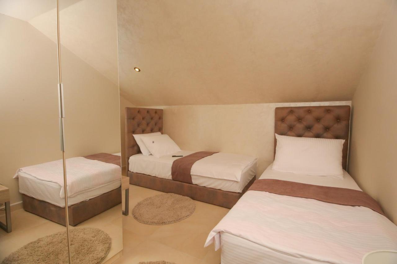 Hotel Bajadera Lux Belgrad Exterior foto