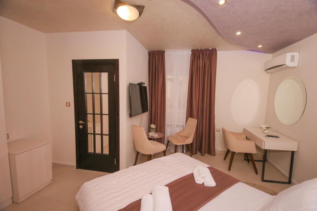 Hotel Bajadera Lux Belgrad Exterior foto