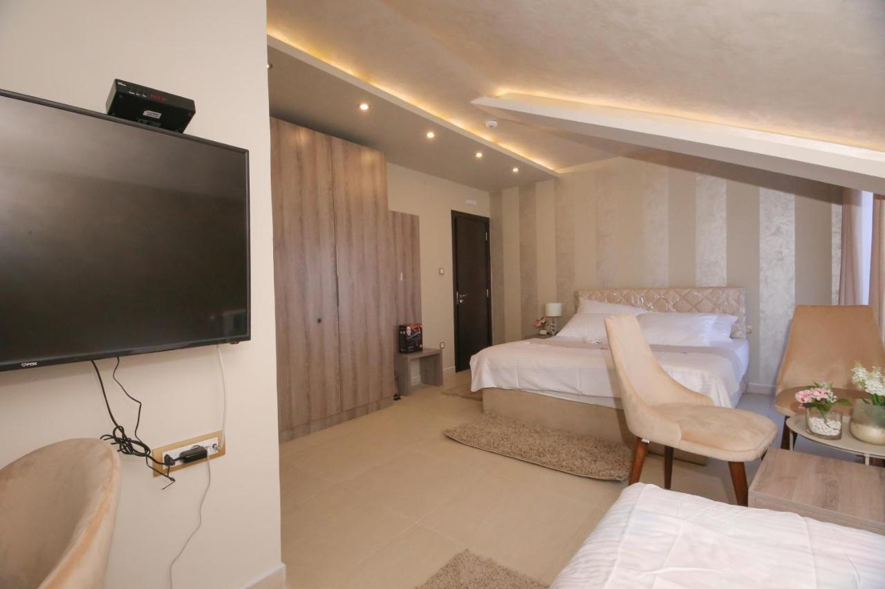 Hotel Bajadera Lux Belgrad Exterior foto