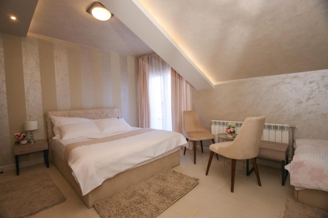 Hotel Bajadera Lux Belgrad Exterior foto