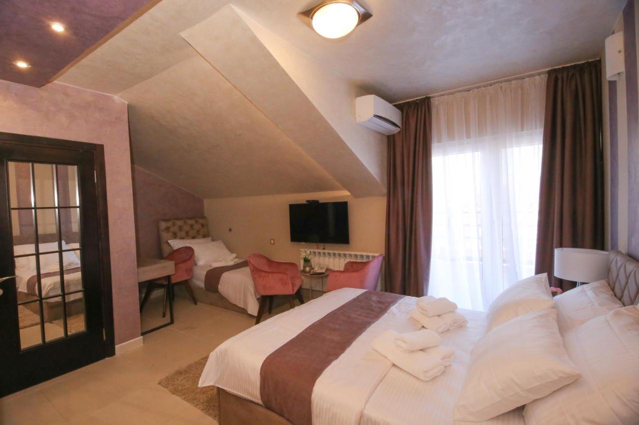 Hotel Bajadera Lux Belgrad Exterior foto