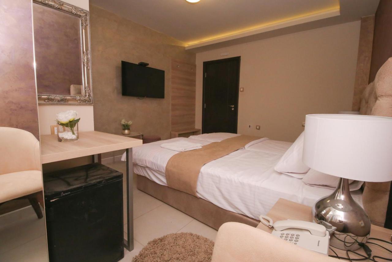Hotel Bajadera Lux Belgrad Exterior foto