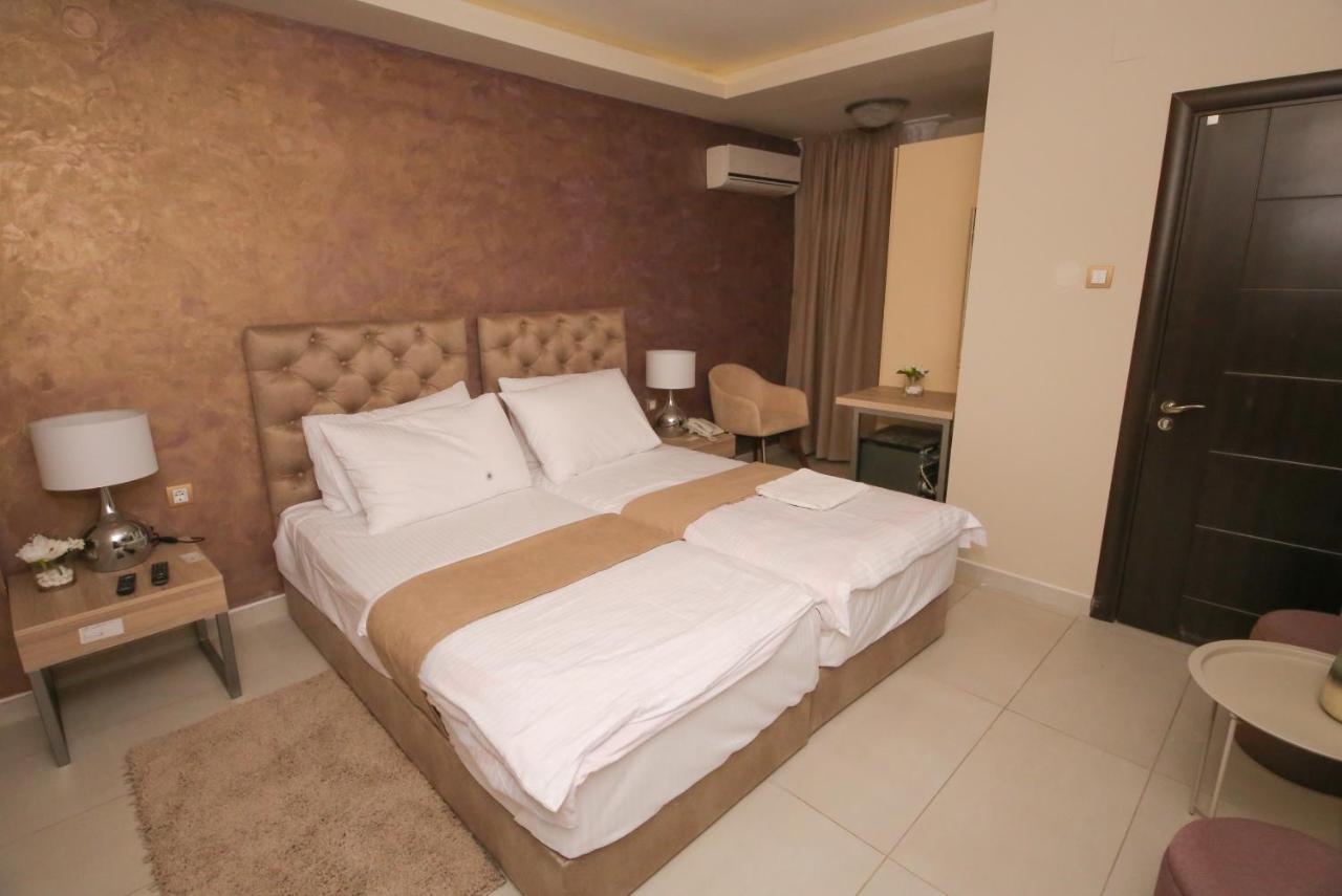 Hotel Bajadera Lux Belgrad Exterior foto